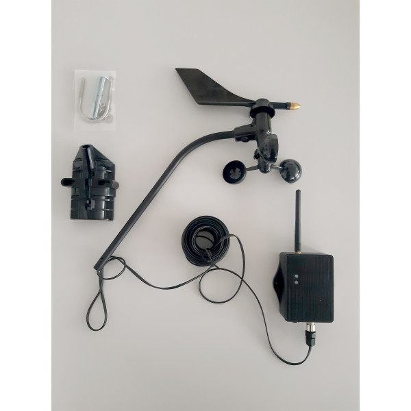 Connected and autonomous anemometer-wind vane